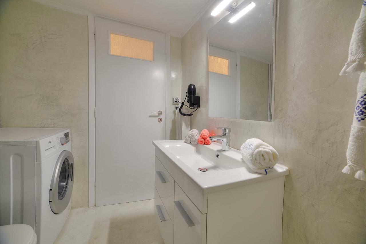 Unique Apartment In Glyfada Center アテネ エクステリア 写真