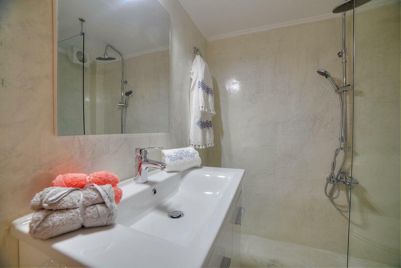 Unique Apartment In Glyfada Center アテネ エクステリア 写真